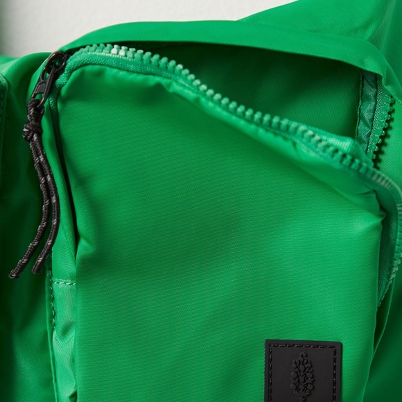 ☃️ Free People Movement Green Sling Crossbody Bag 🔖NWT - Picture 6 of 7